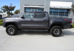 2020 Toyota Tacoma 4WD - Image 11