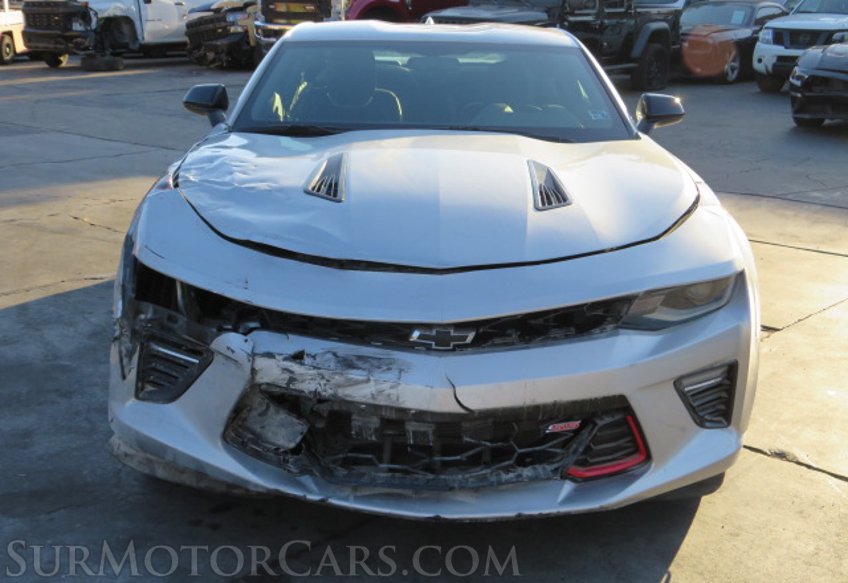 2018 Chevrolet Camaro - Image 11