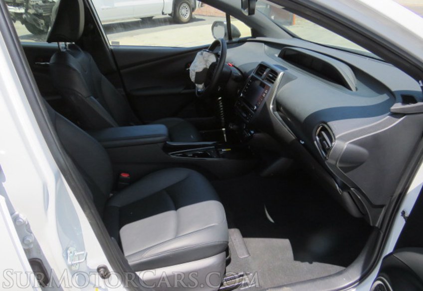 2021 Toyota Prius - Image 28