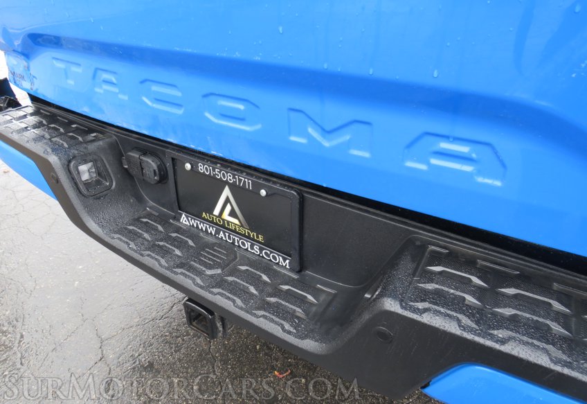 2020 Toyota Tacoma 4WD - Image 18