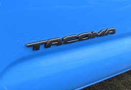 2020 Toyota Tacoma 4WD - Image 21