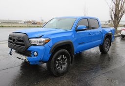 2020 Toyota Tacoma 4WD - Image 2