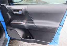 2020 Toyota Tacoma 4WD - Image 50