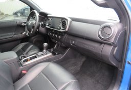 2020 Toyota Tacoma 4WD - Image 25