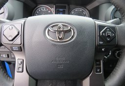 2020 Toyota Tacoma 4WD - Image 34