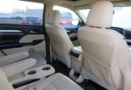 2015 Toyota Highlander - Image 32