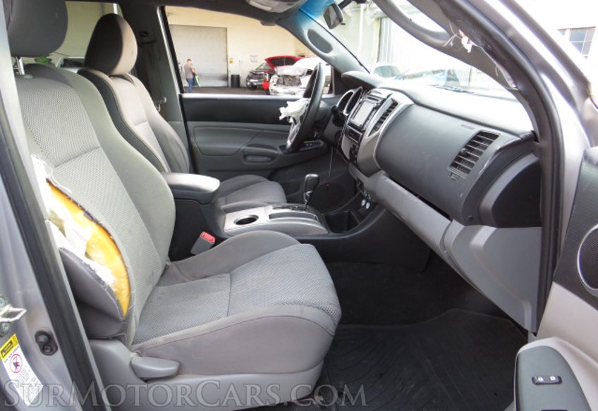 2015 Toyota Tacoma - Image 24