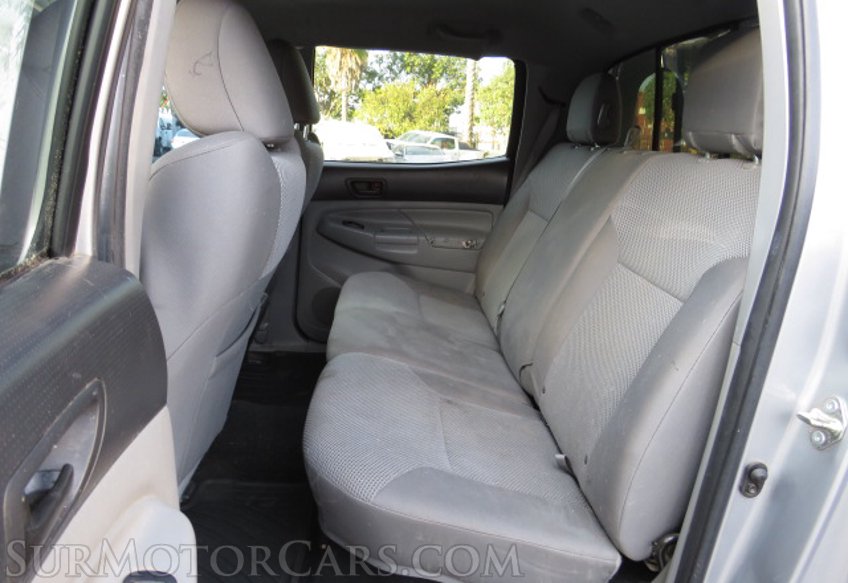 2015 Toyota Tacoma - Image 28