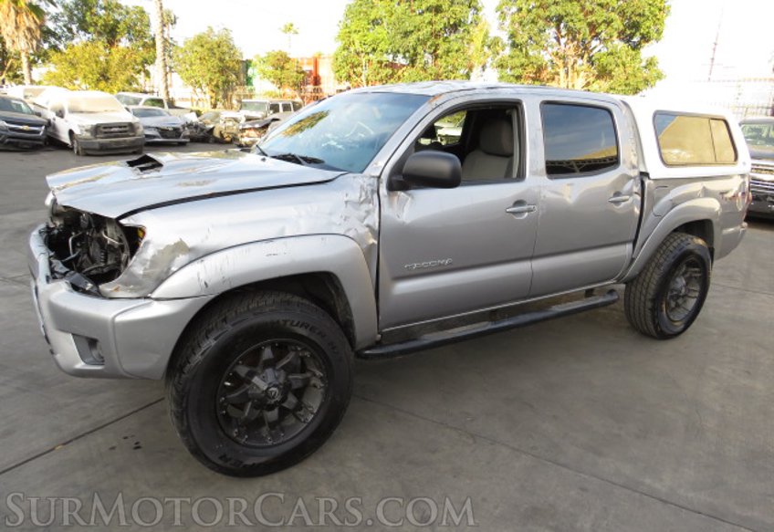2015 Toyota Tacoma - Image 2