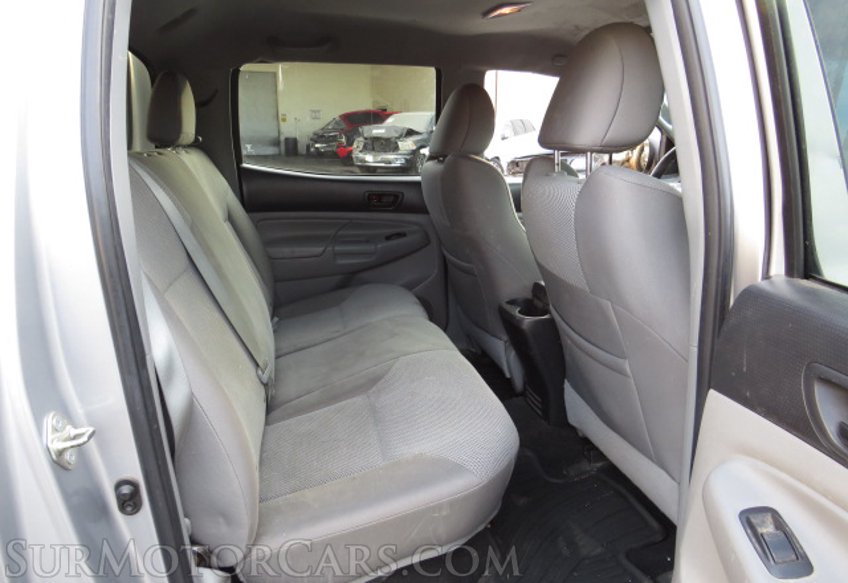 2015 Toyota Tacoma - Image 31