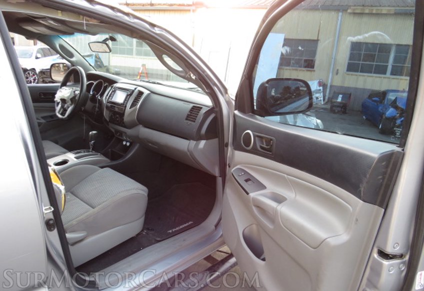 2015 Toyota Tacoma - Image 21