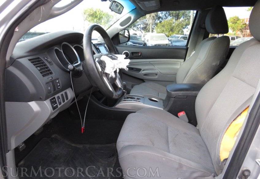 2015 Toyota Tacoma - Image 25