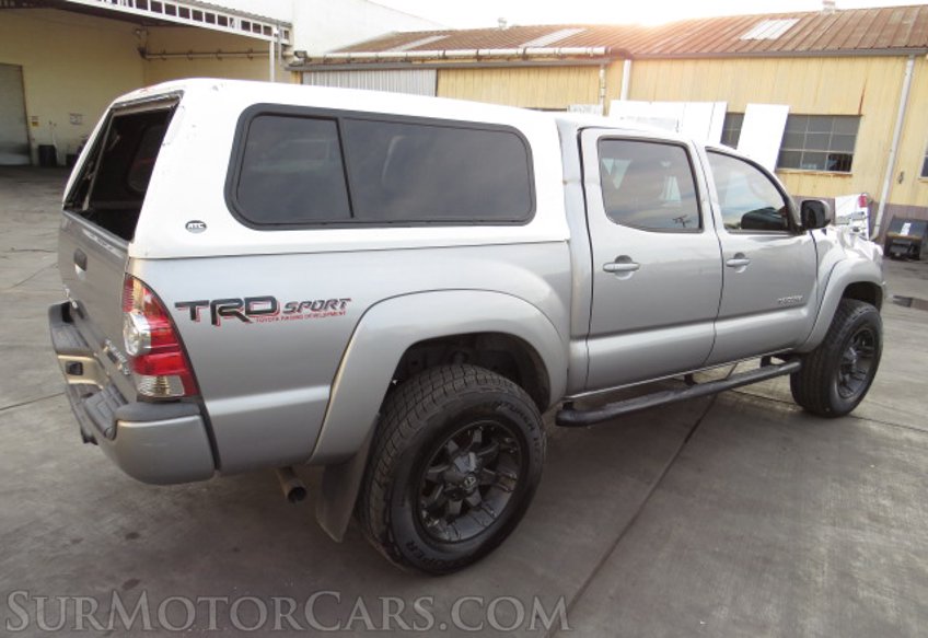 2015 Toyota Tacoma - Image 9