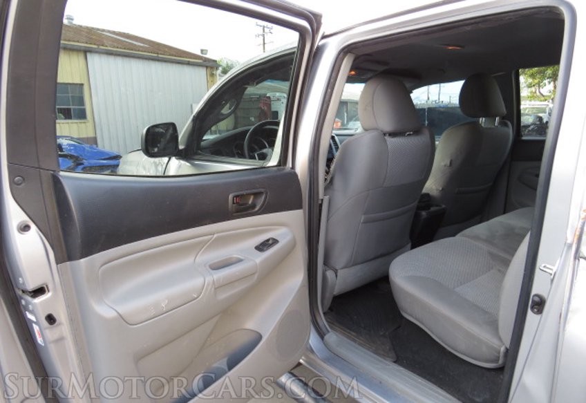 2015 Toyota Tacoma - Image 26