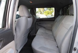 2015 Toyota Tacoma - Image 30