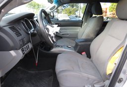 2015 Toyota Tacoma - Image 23