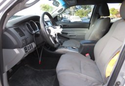 2015 Toyota Tacoma - Image 25