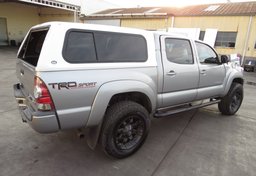 2015 Toyota Tacoma - Image 9