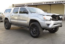 2015 Toyota Tacoma - Image 3