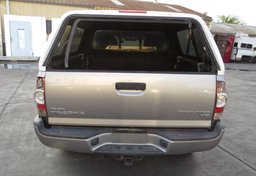 2015 Toyota Tacoma - Image 12