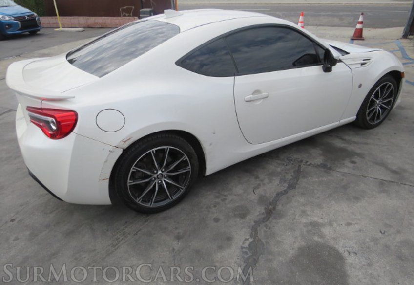2020 Toyota 86 - Image 8