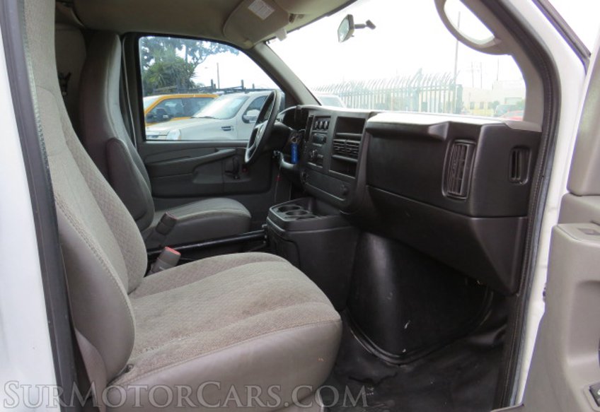 2013 Chevrolet Express Cargo Van - Image 28