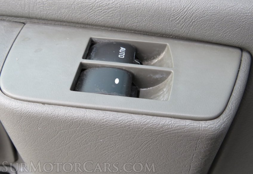 2013 Chevrolet Express Cargo Van - Image 22