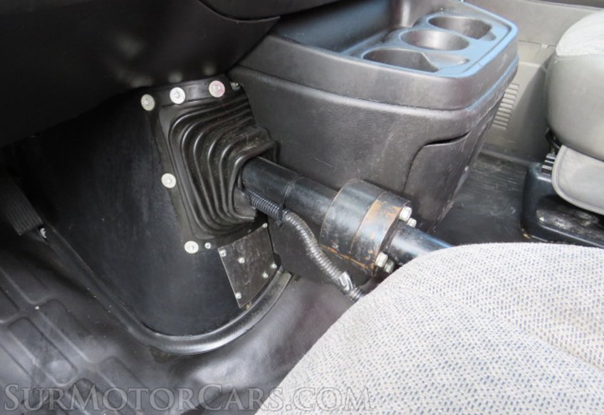 2013 Chevrolet Express Cargo Van - Image 26