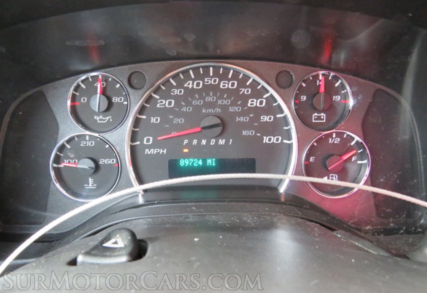 2013 Chevrolet Express Cargo Van - Image 19