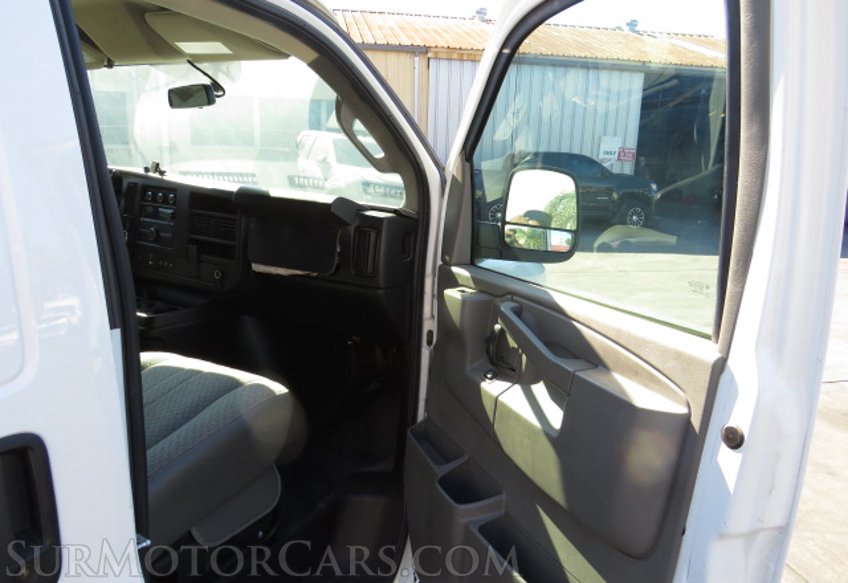 2019 Chevrolet Express Cargo Van - Image 18