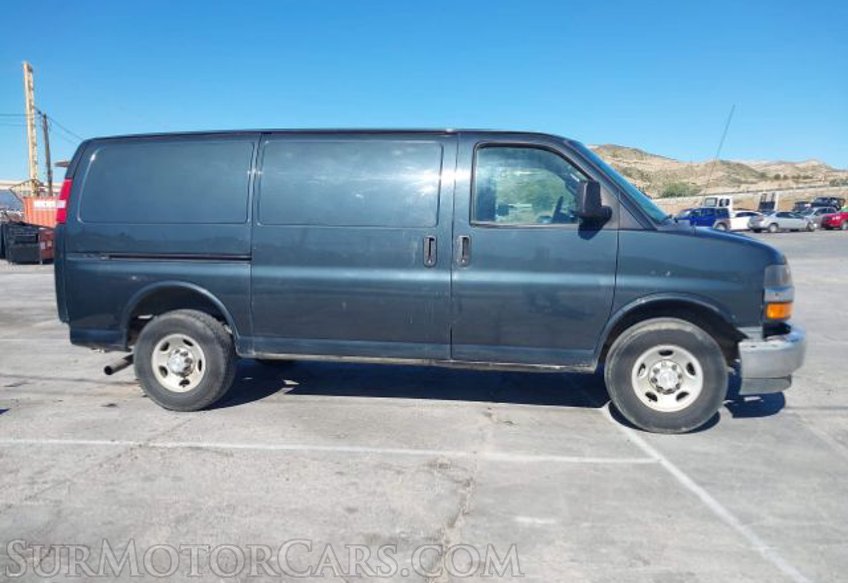 2017 Chevrolet Express - Image 5