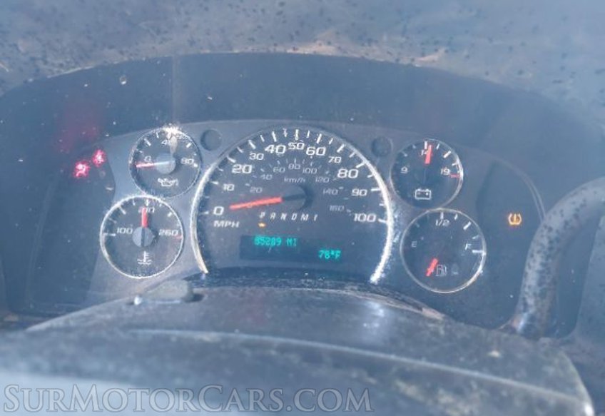 2017 Chevrolet Express - Image 14