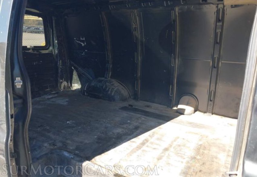 2017 Chevrolet Express - Image 13