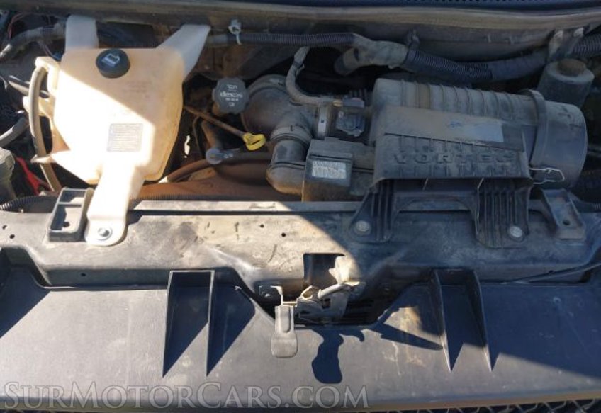 2017 Chevrolet Express - Image 17