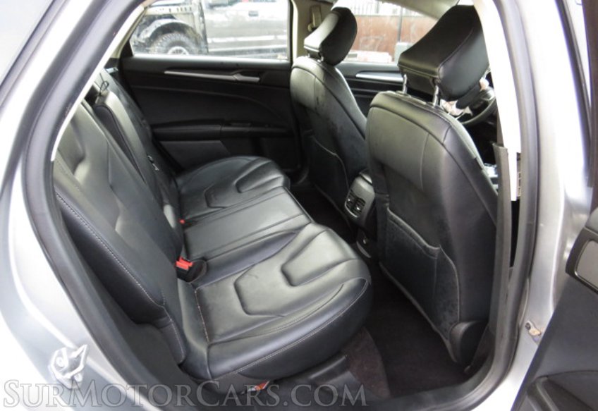 2020 Ford Fusion - Image 32