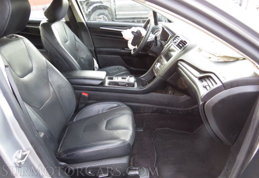 2020 Ford Fusion - Image 24