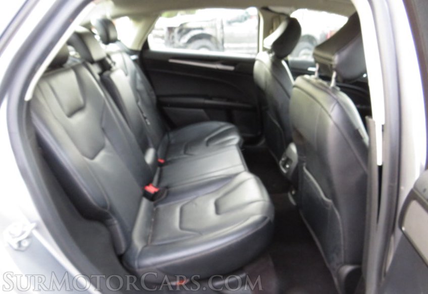 2020 Ford Fusion - Image 30