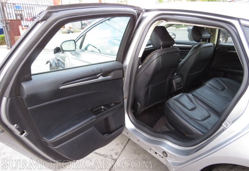 2020 Ford Fusion - Image 28