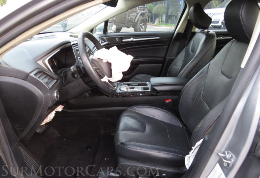 2020 Ford Fusion - Image 27