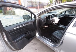 2020 Ford Fusion - Image 22