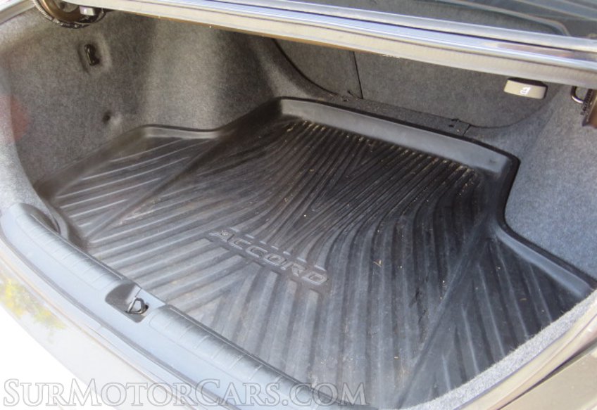 2018 Honda Accord - Image 31