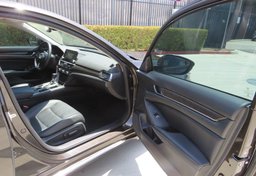 2018 Honda Accord - Image 25