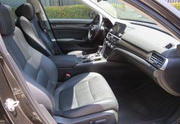 2018 Honda Accord - Image 28