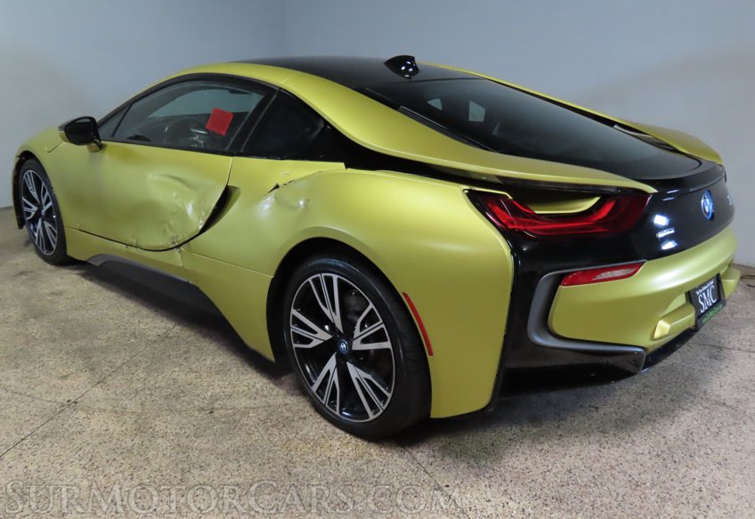 2017 BMW i8 - Image 8