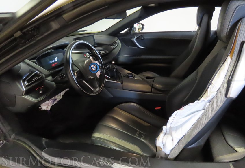 2017 BMW i8 - Image 23