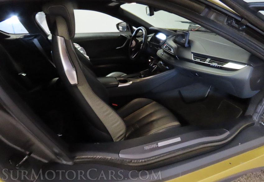 2017 BMW i8 - Image 24
