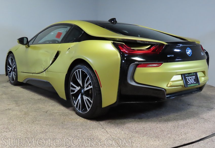 2017 BMW i8 - Image 10