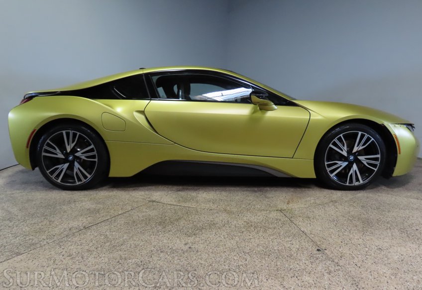 2017 BMW i8 - Image 5