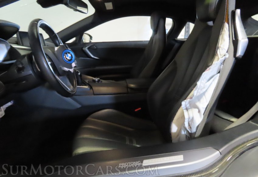 2017 BMW i8 - Image 25