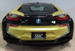 2017 BMW i8 - Image 11